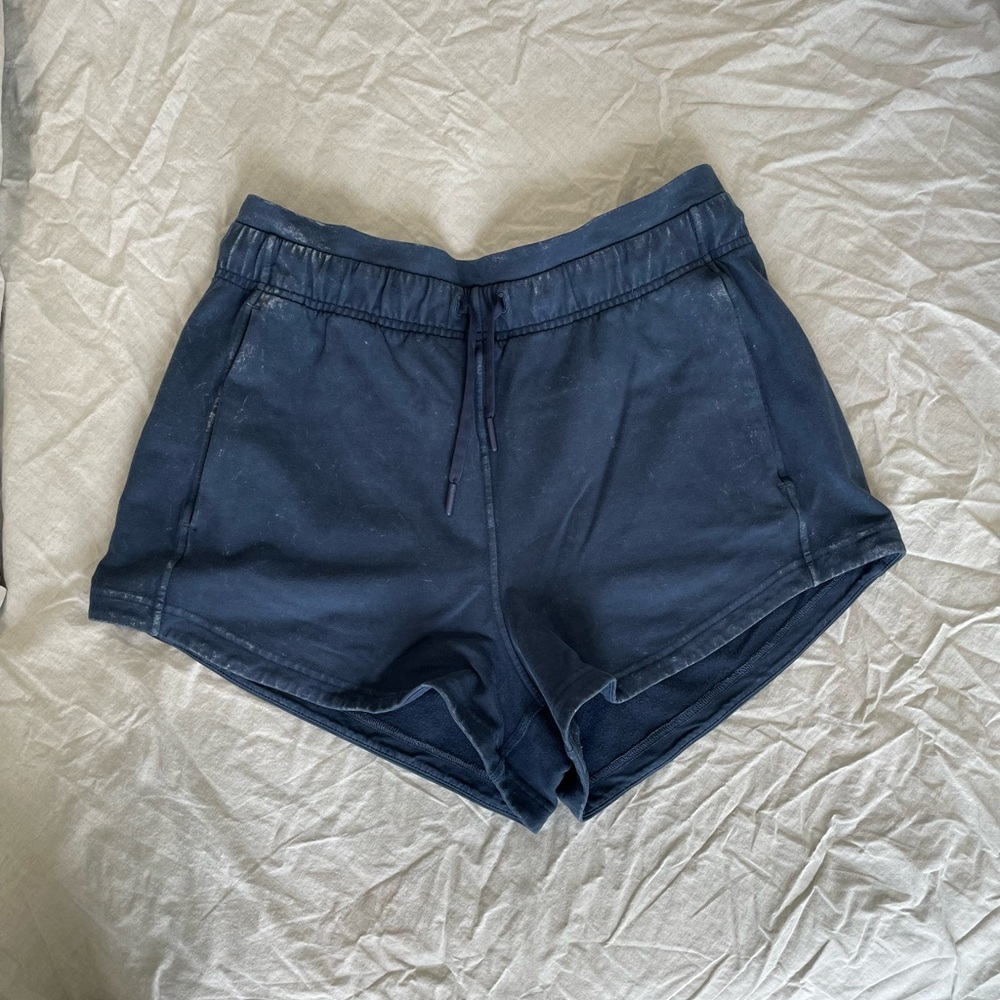 🍋 gently used lululemon inner glow shorts🍋